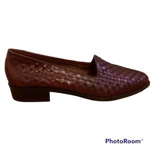 Liz Claiborne brown leather loafers | size 9